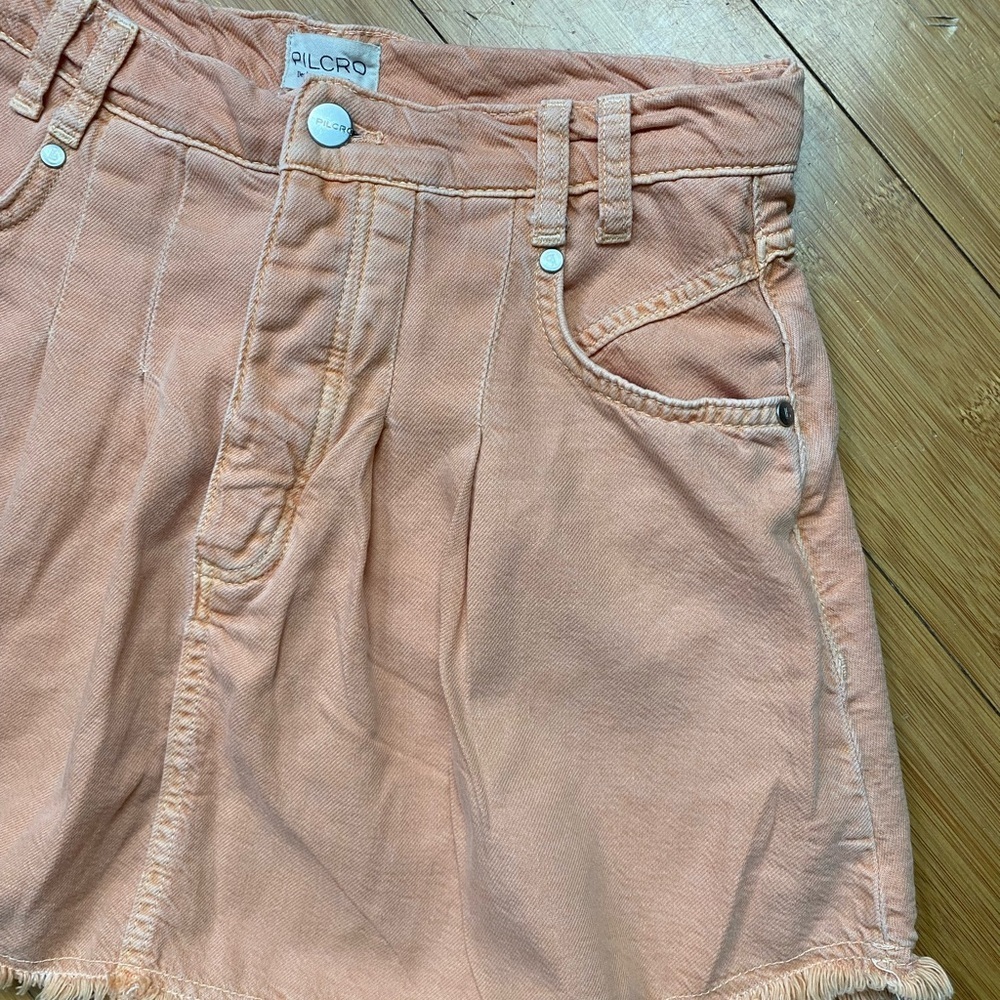Anthropologie Pilcro Peach Pleated Micro Denim Mini Skirt with a Frayed Hem - Picture 4 of 12